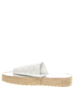 Γυναικείες παντόφλες RunnerBoss, Μέγεθος 40, Χρώμα Λευκό, Τιμή 21,99 €