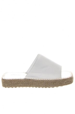 Γυναικείες παντόφλες RunnerBoss, Μέγεθος 39, Χρώμα Λευκό, Τιμή 26,99 €