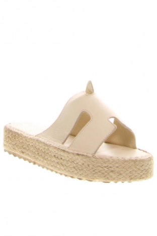 Γυναικείες παντόφλες RunnerBoss, Μέγεθος 37, Χρώμα Εκρού, Τιμή 24,99 €