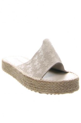 Γυναικείες παντόφλες RunnerBoss, Μέγεθος 38, Χρώμα Εκρού, Τιμή 29,99 €