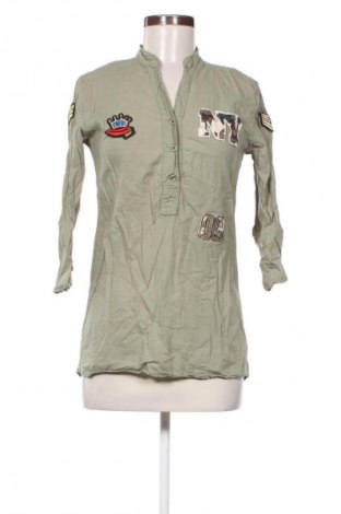 Γυναικεία μπλούζα NEW COLLECTION, Μέγεθος S, Χρώμα Πράσινο, Τιμή 2,99 €