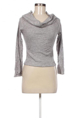 Damen Shirt Stradivarius, Größe L, Farbe Grau, Preis 1,99 €