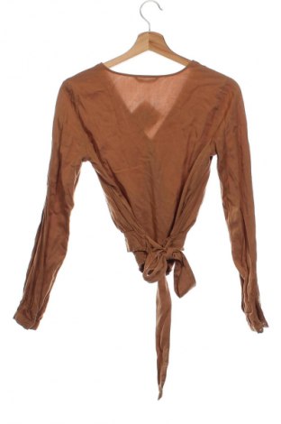 Damen Shirt Stradivarius, Größe XS, Farbe Braun, Preis 2,99 €