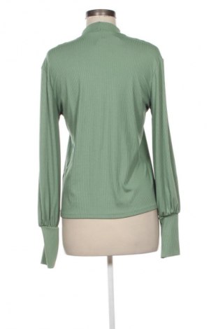Damen Shirt Stradivarius, Größe L, Farbe Grün, Preis 8,99 €