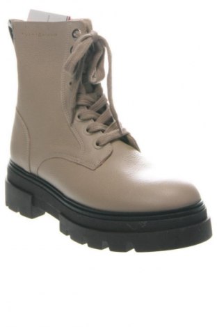 Дамски боти Tommy Hilfiger, Размер 39, Цвят Бежов, Цена 83,34 €