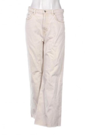 Női farmernadrág Care Label, Méret M, Szín Bézs, Ár 9 209 Ft