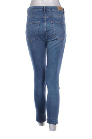 Damskie jeansy Gina Tricot, Rozmiar S, Kolor Niebieski, Cena 20,99 zł