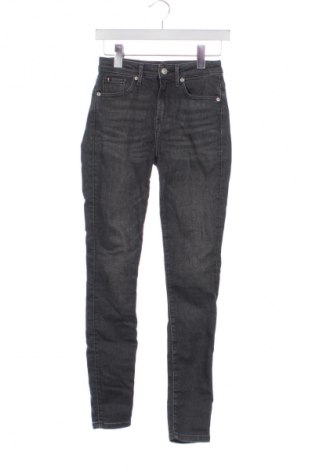 Blugi de femei Tommy Hilfiger, Mărime S, Culoare Gri, Preț 142,99 Lei