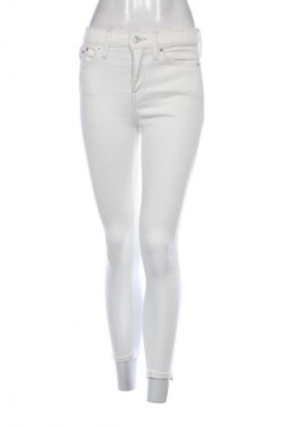Damskie jeansy Tommy Jeans, Rozmiar S, Kolor Biały, Cena 162,99 zł