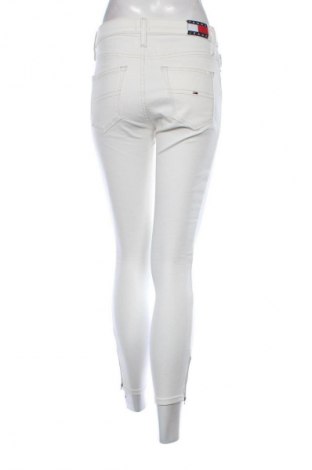 Damskie jeansy Tommy Jeans, Rozmiar S, Kolor Biały, Cena 162,99 zł