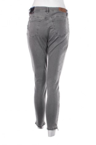 Damen Jeans Toni, Größe M, Farbe Grau, Preis 10,99 €