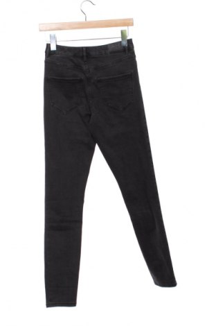 Damskie jeansy Vero Moda, Rozmiar XS, Kolor Czarny, Cena 20,99 zł