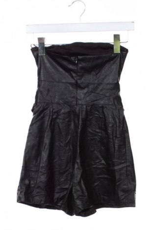 Kurzer Damenoverall Bershka, Größe XS, Farbe Schwarz, Preis 10,99 €