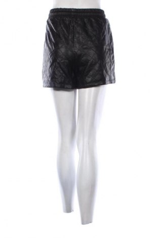 Дамски къс панталон Amisu, Размер M, Цвят Черен, Цена 5,11 €