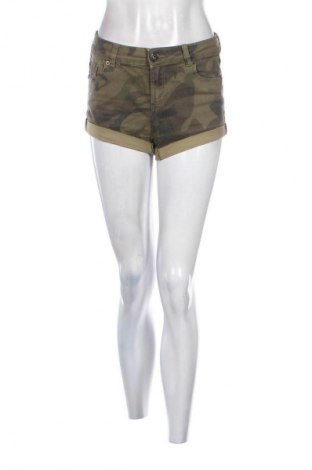 Γυναικείο κοντό παντελόνι Bershka, Μέγεθος S, Χρώμα Πολύχρωμο, Τιμή 5,11 €