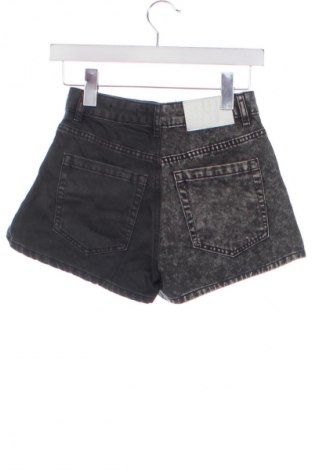 Γυναικείο κοντό παντελόνι Bershka, Μέγεθος XXS, Χρώμα Γκρί, Τιμή 5,99 €