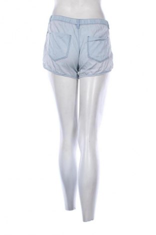Γυναικείο κοντό παντελόνι Bershka, Μέγεθος M, Χρώμα Μπλέ, Τιμή 5,99 €