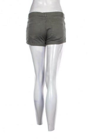 Damen Shorts H&M, Größe S, Farbe Grün, Preis 7,99 €