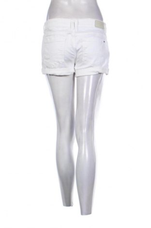 Női rövidnadrág Hilfiger Denim, Méret L, Szín Fehér, Ár 8 376 Ft