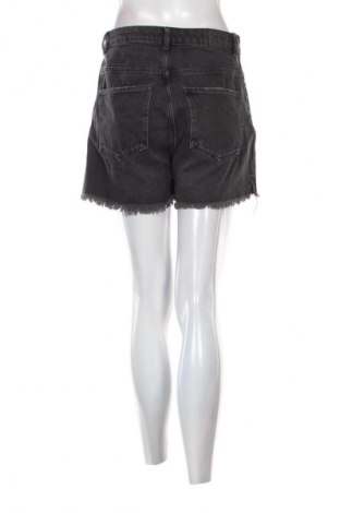 Γυναικείο κοντό παντελόνι House, Μέγεθος M, Χρώμα Μαύρο, Τιμή 4,99 €