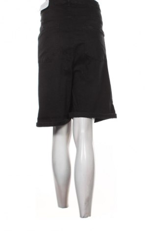 Γυναικείο κοντό παντελόνι ONLY Carmakoma, Μέγεθος 3XL, Χρώμα Μαύρο, Τιμή 11,99 €