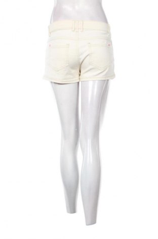 Damskie szorty Sinsay, Rozmiar L, Kolor ecru, Cena 22,99 zł