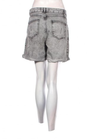 Дамски къс панталон Unbranded, Размер M, Цвят Сив, Цена 8,18 €
