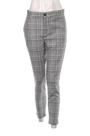 Damenhose Bershka, Größe M, Farbe Mehrfarbig, Preis 3,99 €