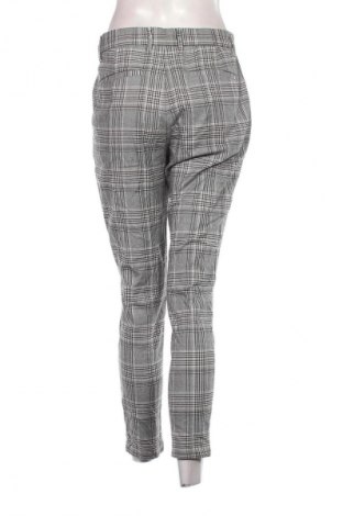 Damenhose Bershka, Größe M, Farbe Mehrfarbig, Preis 3,99 €