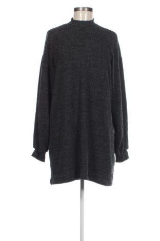 Damenpullover Bershka, Größe M, Farbe Grau, Preis 8,99 €