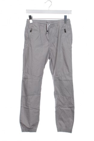 Kinder Sporthose F&F, Größe 11-12y/ 152-158 cm, Farbe Grau, Preis 12,22 €