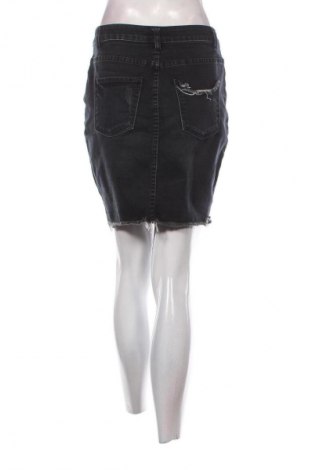 Spódnica Amisu, Rozmiar M, Kolor Czarny, Cena 31,07 zł