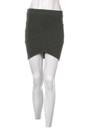 Rock Bershka, Größe S, Farbe Grün, Preis 2,99 €