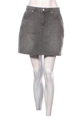 Пола NA-KD, Размер M, Цвят Сив, Цена 7,15 €