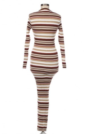 Рокля Boohoo, Размер M, Цвят Многоцветен, Цена 11,24 €