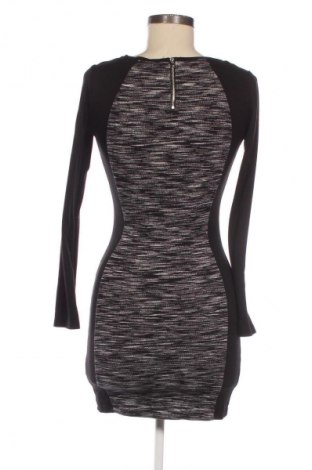Рокля H&M Divided, Размер XS, Цвят Многоцветен, Цена 3,57 €