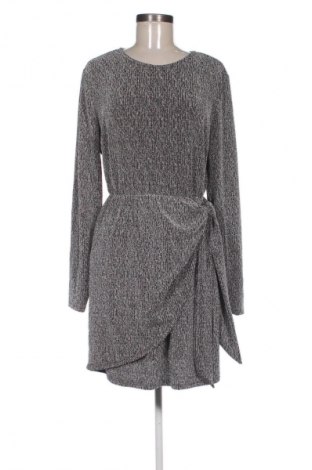 Ruha MOST WANTED, Méret XL, Szín Ezüstös, Ár 8 599 Ft