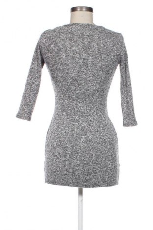 Kleid Monteau, Größe M, Farbe Mehrfarbig, Preis 2,99 €