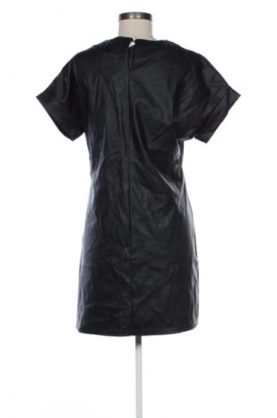 Sukienka NEW COLLECTION, Rozmiar M, Kolor Czarny, Cena 28,99 zł