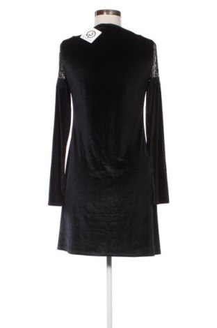 Sukienka Pierre Cardin, Rozmiar L, Kolor Czarny, Cena 27,40 zł