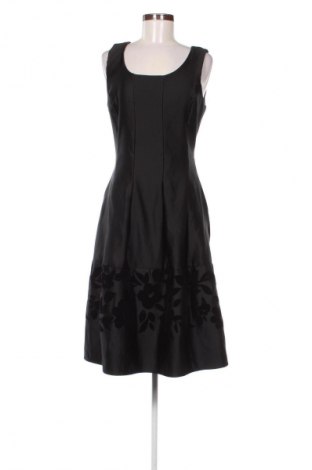 Рокля Rinascimento, Размер M, Цвят Черен, Цена 29,14 €