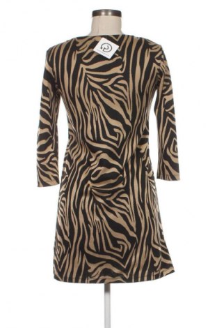 Рокля Stradivarius, Размер S, Цвят Многоцветен, Цена 4,09 €