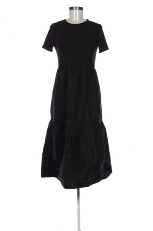 Sukienka Stradivarius, Rozmiar S, Kolor Czarny, Cena 104,99 zł