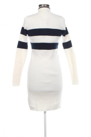 Sukienka Tommy Jeans, Rozmiar L, Kolor Kolorowy, Cena 220,99 zł
