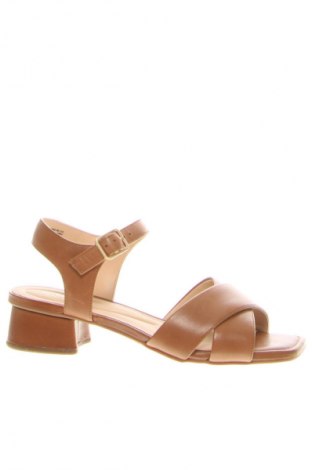 Сандали Clarks, Размер 40, Цвят Кафяв, Цена 46,01 €