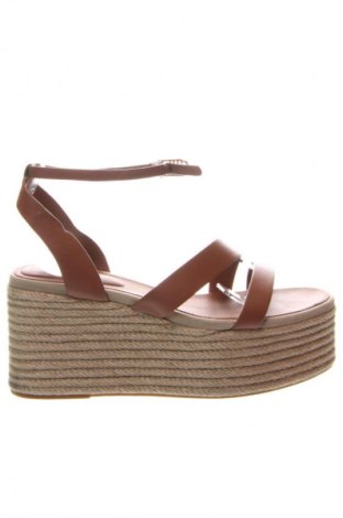 Sandale Tommy Hilfiger, Mărime 38, Culoare Maro, Preț 305,99 Lei, #134363478