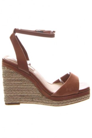 Sandalen Tommy Hilfiger, Größe 36, Farbe Braun, Preis € 73,99, #134363605
