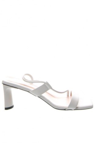 Σανδάλια Unbranded, Μέγεθος 39, Χρώμα Λευκό, Τιμή 25,99 €