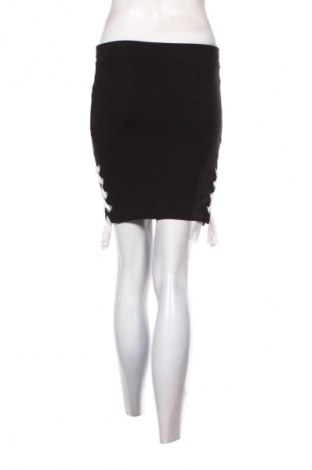 Φούστα Cropp, Μέγεθος S, Χρώμα Μαύρο, Τιμή 1,99 €