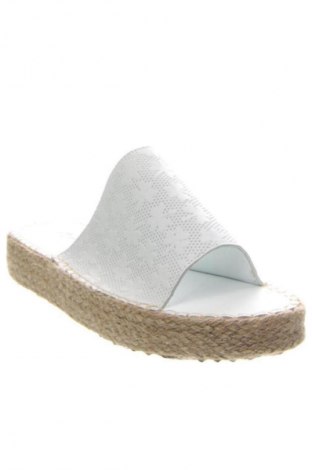 Γυναικείες παντόφλες RunnerBoss, Μέγεθος 39, Χρώμα Λευκό, Τιμή 35,99 €